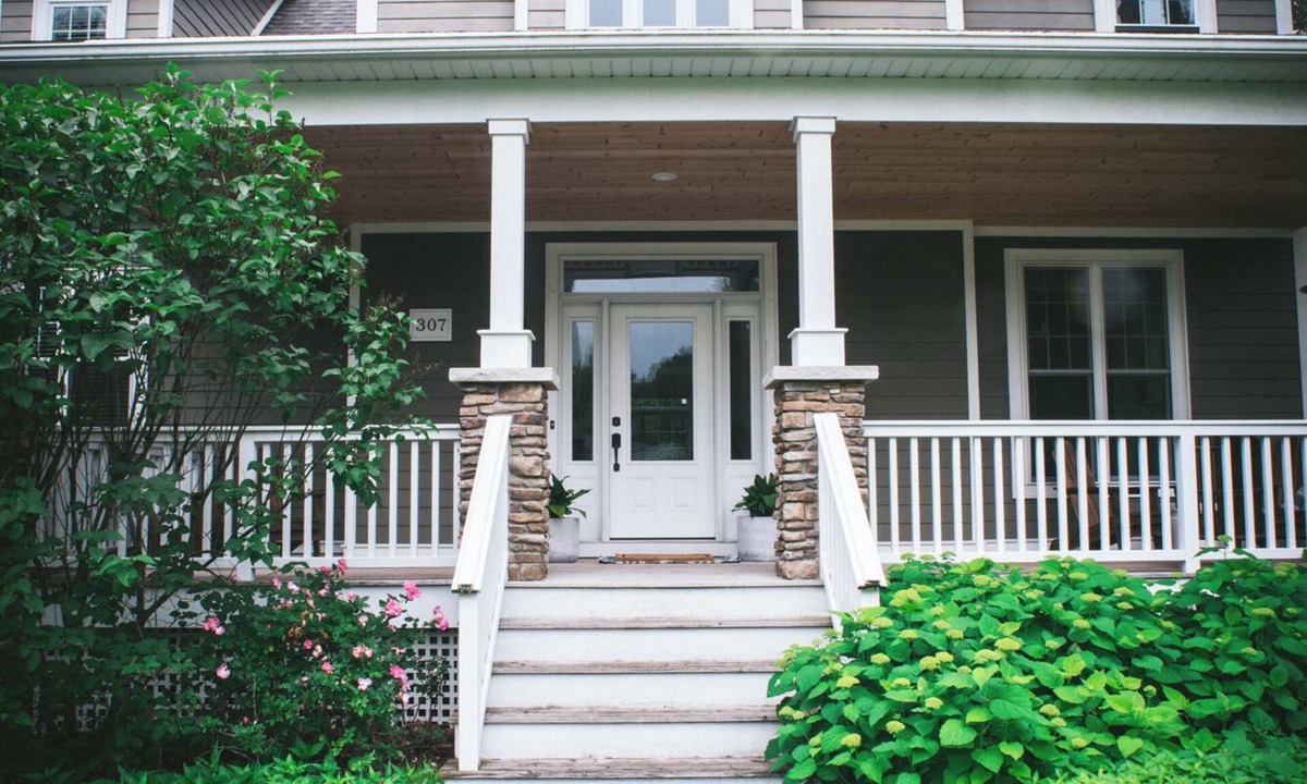 Leland House | 6-bedroom house with AC in charming Leland