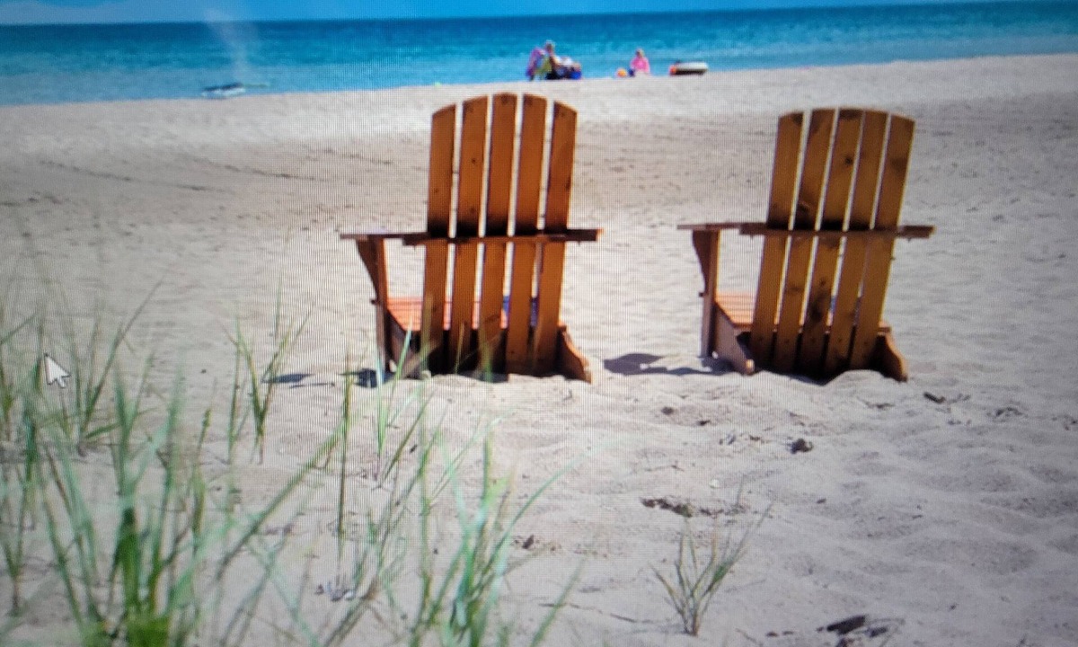 Oscoda Cottage | #6 Thomas' Parkside Cottages, 2 BR Beach Cottage on Lake Huron, Downtown local