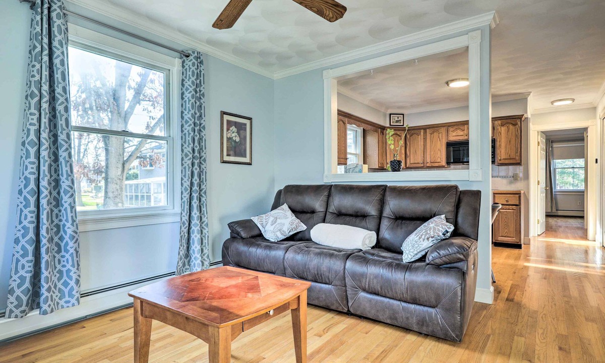 Seekonk Cottage | 7 Mi to Downtown Providence: Quiet Apt in Seekonk