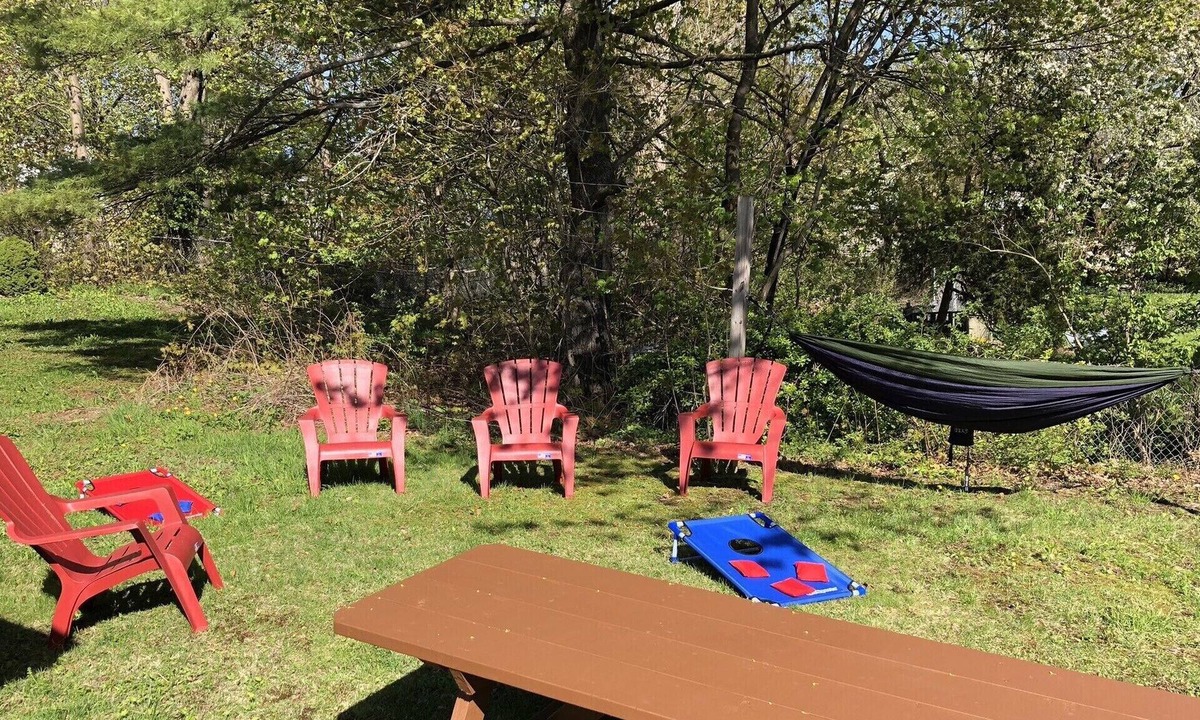 Back Cove House | 7 Minutes to the Old Port! Steps to the Back Cove / Ocean! Entire Home