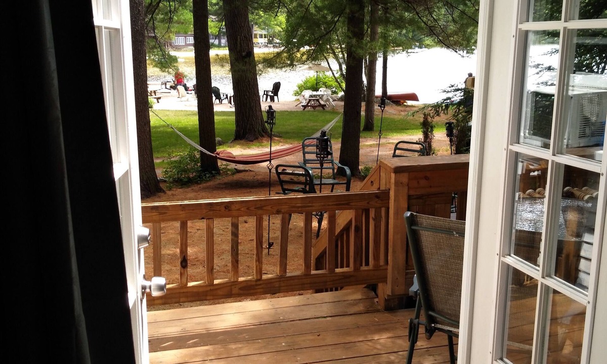 South Casco Cottage | ⁷Tranquil Sandy beach, launch, dock, lawn games and firepit.