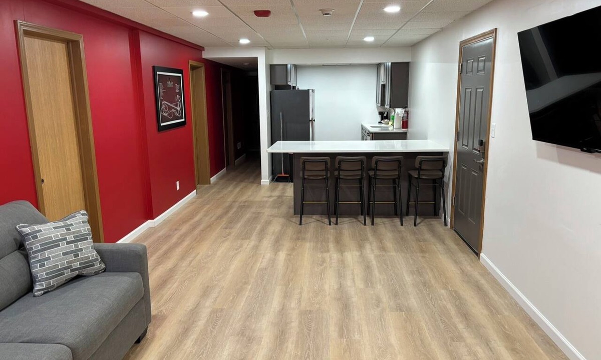 Sandusky Condo | 8 Beds Sleeps 10-Maverick Suite