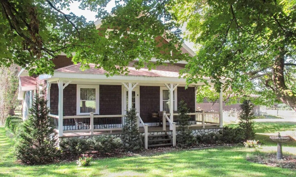Le Roy Other | 80 Acres Retreat | Firepit, Hiking, Trails, Games