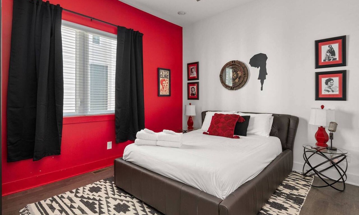 Nashville Condo | 857 ~ 4 Private Suites ~ 4 Miles to Downtown ~ Walk to Hot Spots ~ Garage Parking ~ Super Clean