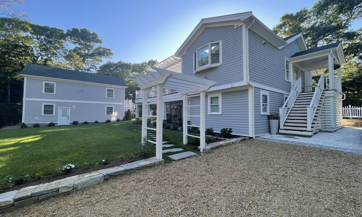 Tisbury House | 9 Bedroom Home with Hot Tub, AC, Walk to Town!
