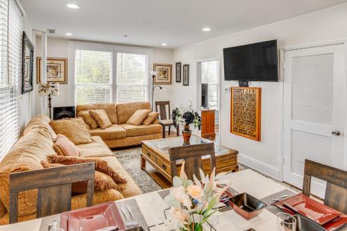 Cumberland Apartment | 9 Mi to Fort Harrison State Park: Apt in Indy