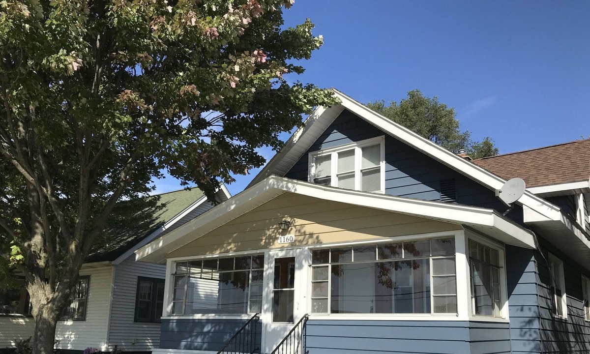 Nims House | A BNB Art Gallery.