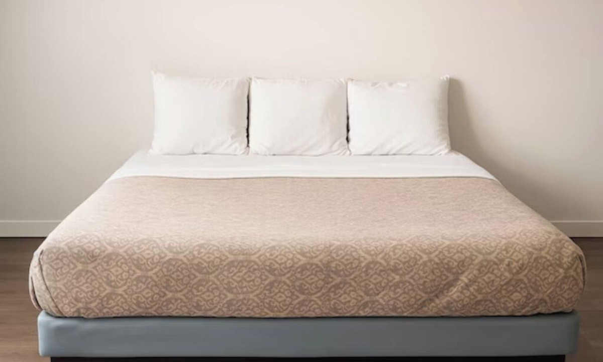 Wolf Point Hotel | A Convenient Place to Stay Featuring Amenities - Great for Weekend Escapes
