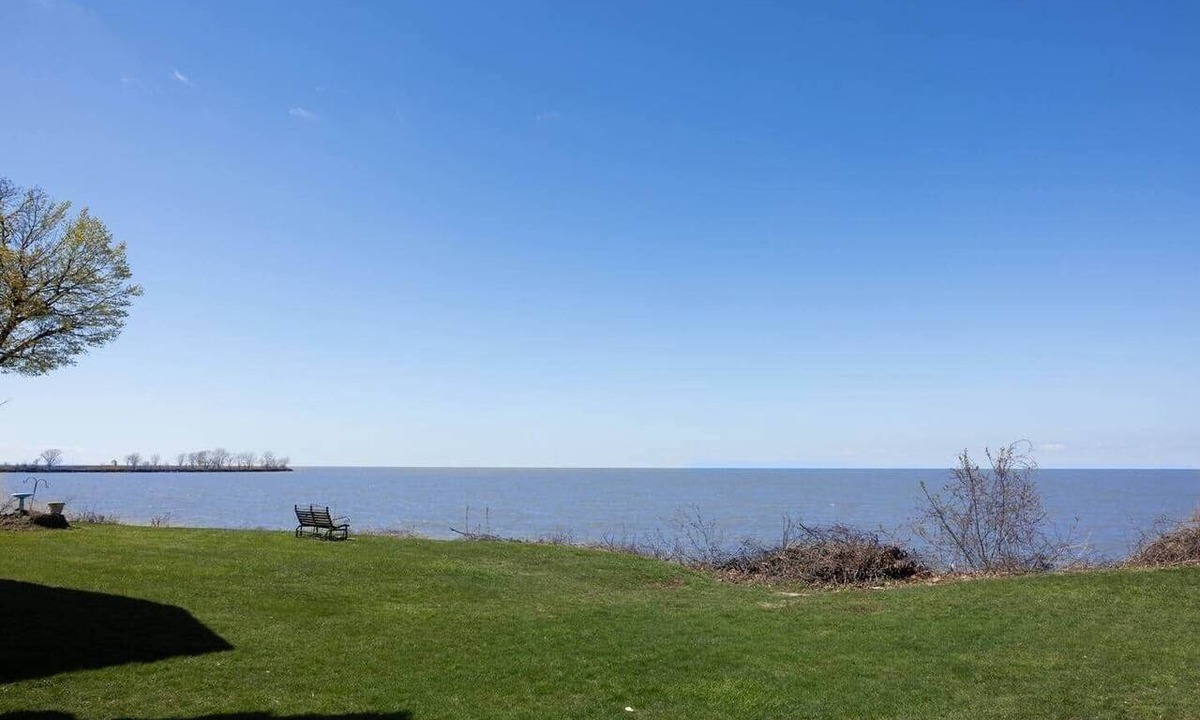 Lorain Apartment | A place to get away with a nice view by the lake.
