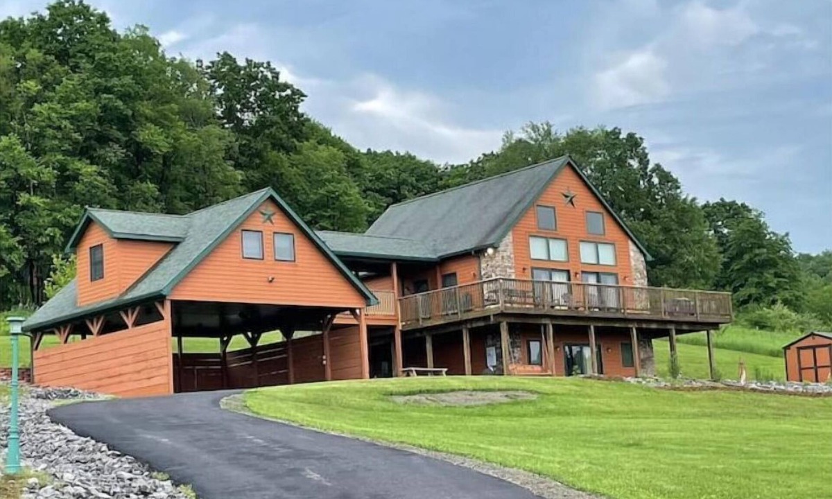 McHenry Ski Chalet | A "Sweet Escape" located near Deep Creek and Wisp Ski Resort.