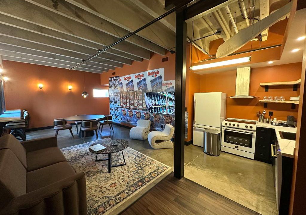 Downtown Louisville Hotel | A12 The Lower NHS Stretch Suite