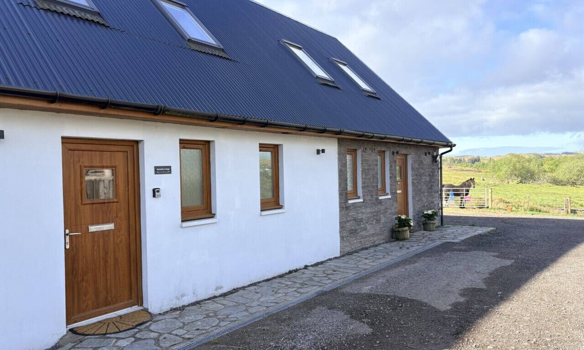 Connel House | Abernethys Cottage in Connel