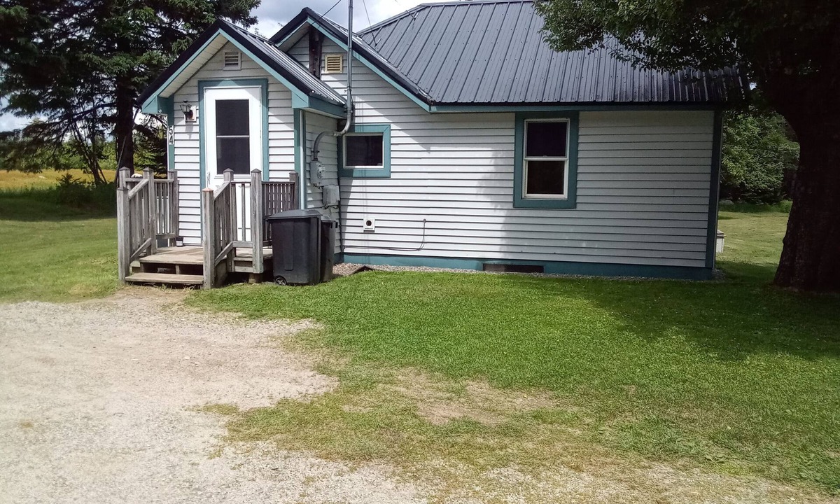 Harrington House | About 1 hour and 15 min from Acadia National Park depending on the traffic.