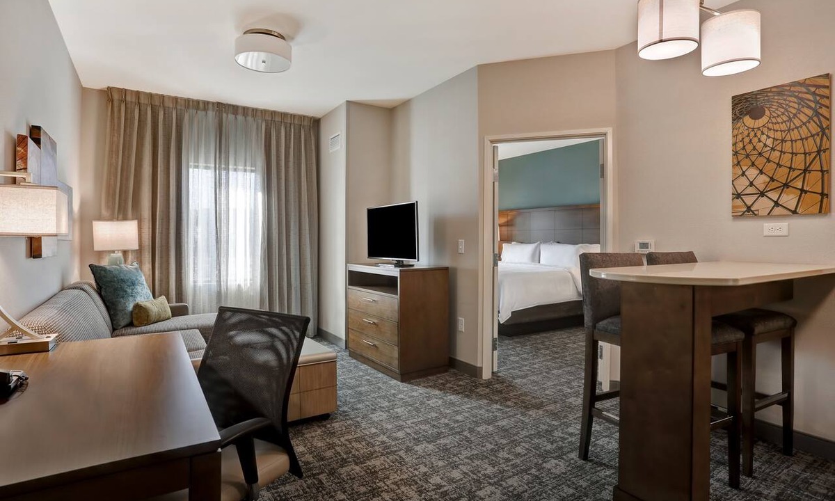 Overland Park Apartment | Accessible 1BR King Suite w/Roll-In Shower