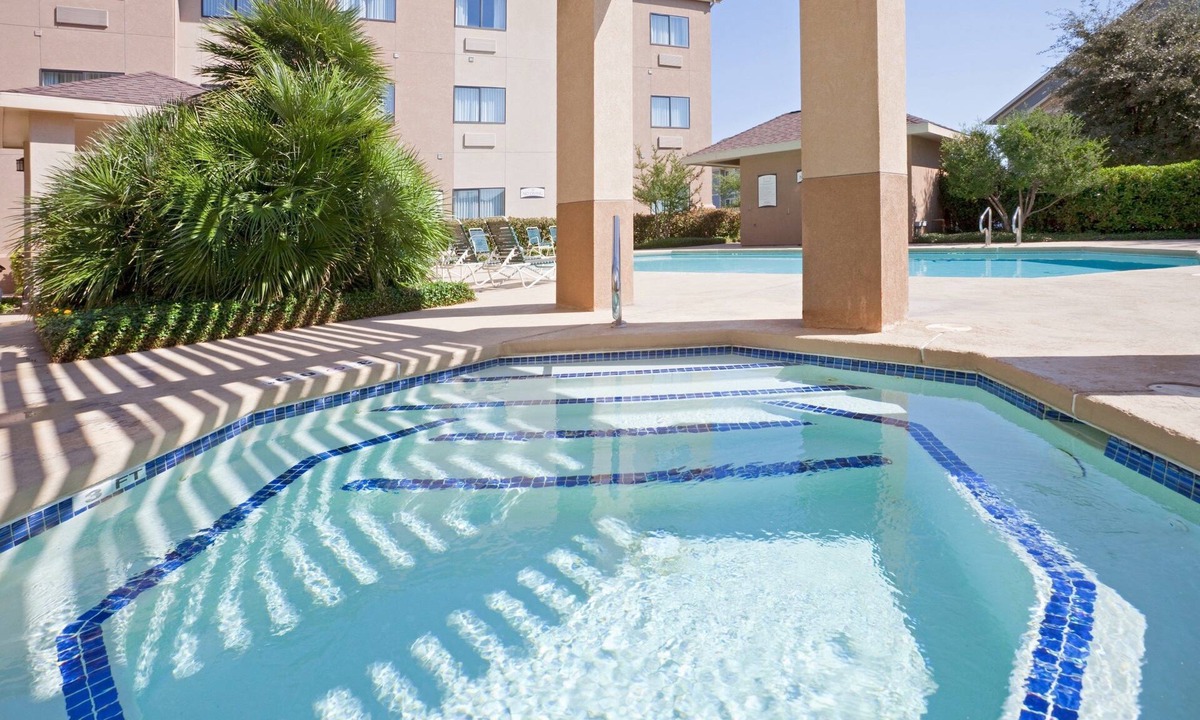 San Angelo Apartment | Accessible Studio w/Tub | Hot Breakfast + Pool