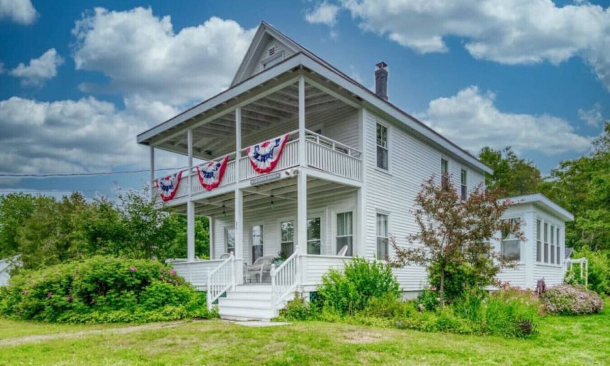 Pemaquid Beach House | Across the road from Pemaquid Beach: A 4-bedroom 19th-century Maine home