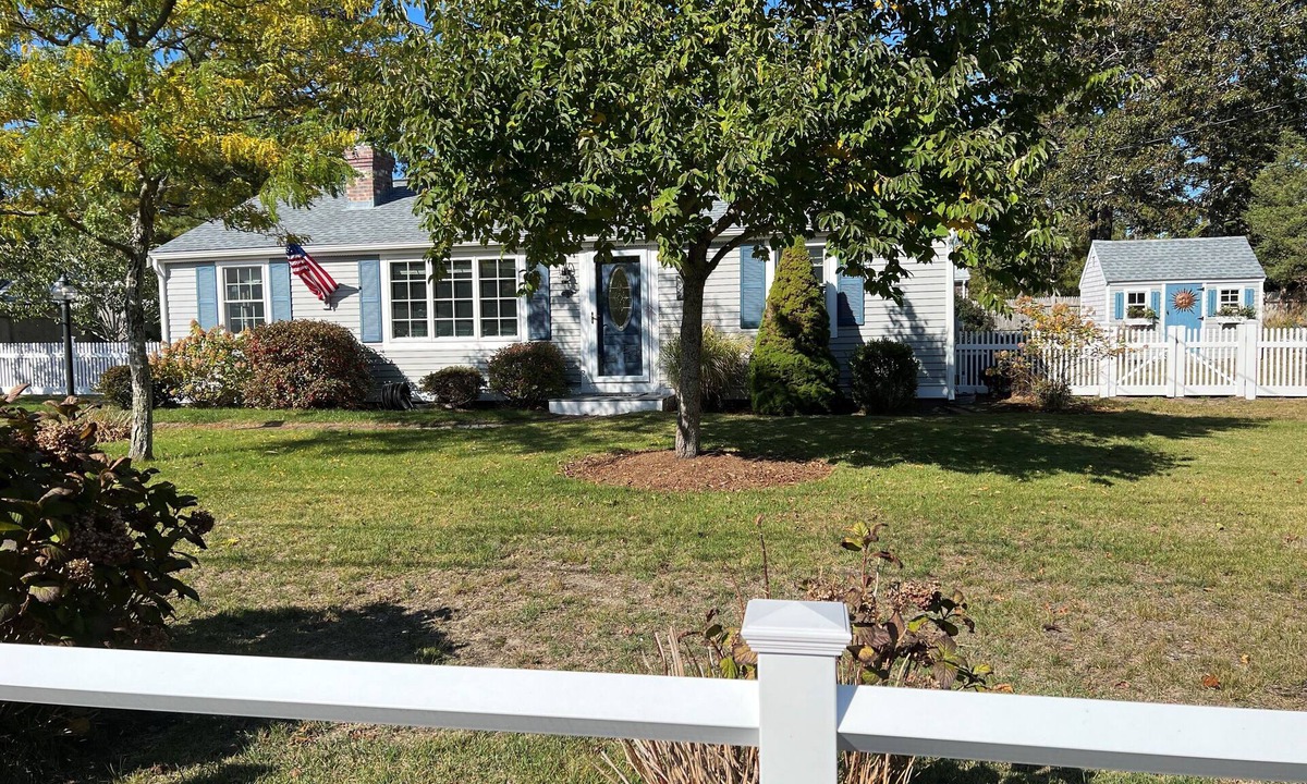 Bass River House | Adorable 3-Bedroom Beach House – Walk to South Middle Beach!