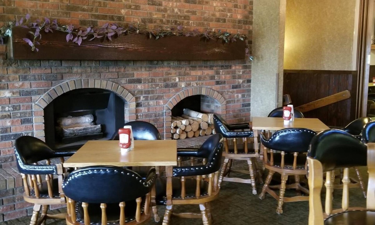 Park River Hotel | Alexander House Motel
