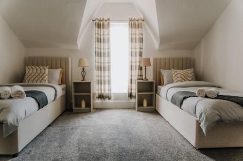 Sunderland House | Alice - spacious 3 bedroom house contractor accommodation