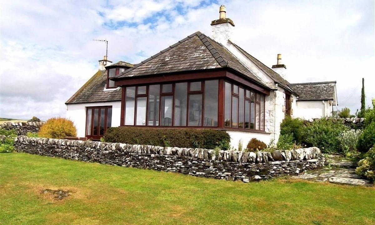 Kirkcudbright Cottage | Allanhead Cottage - a cottage that sleeps 8 guests in 3 bedrooms