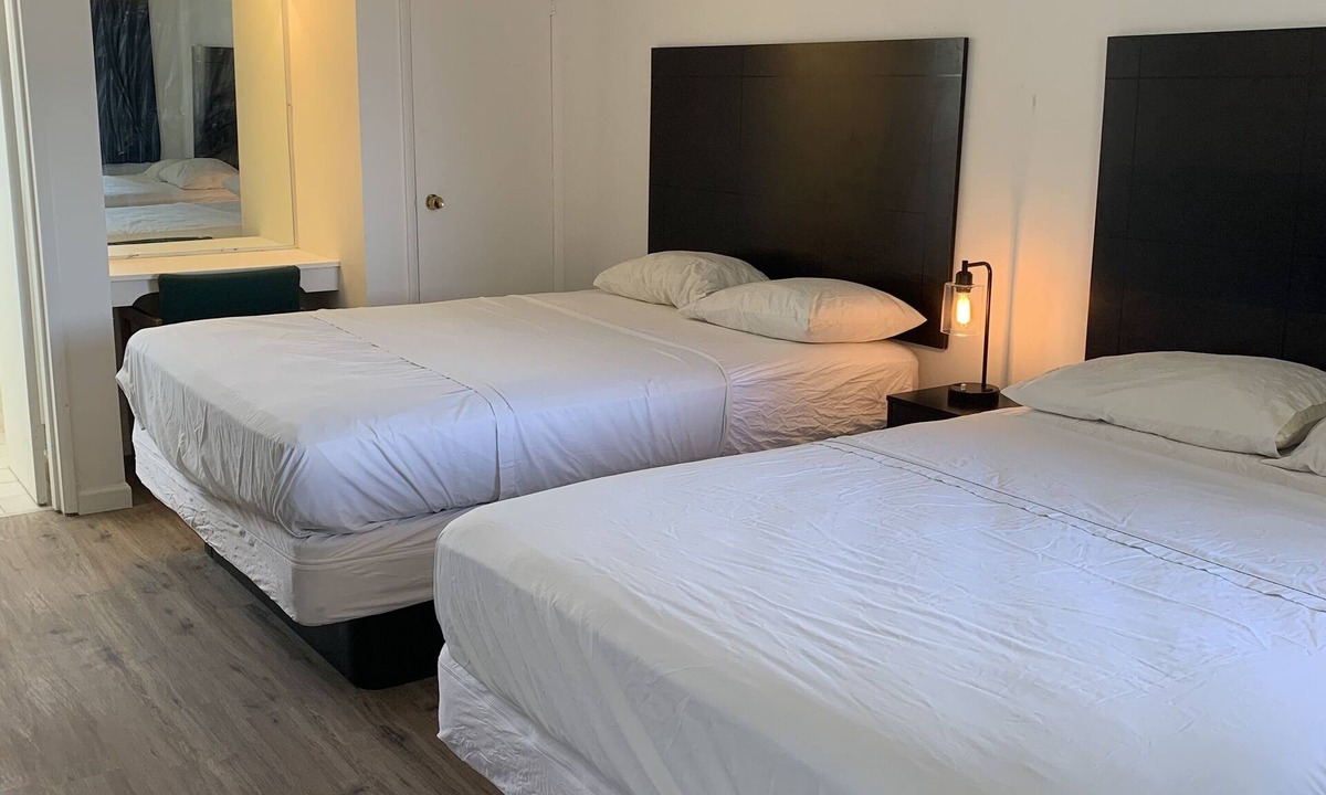 Tucumcari Hotel | Almara Inn