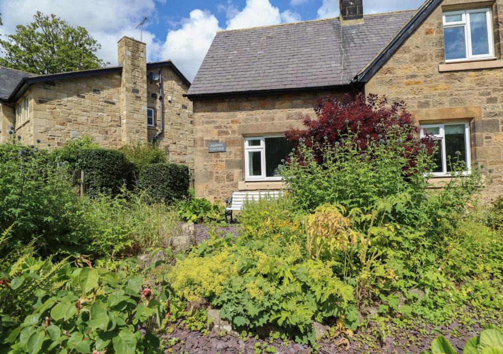 Lesbury House | Alnside Cottage