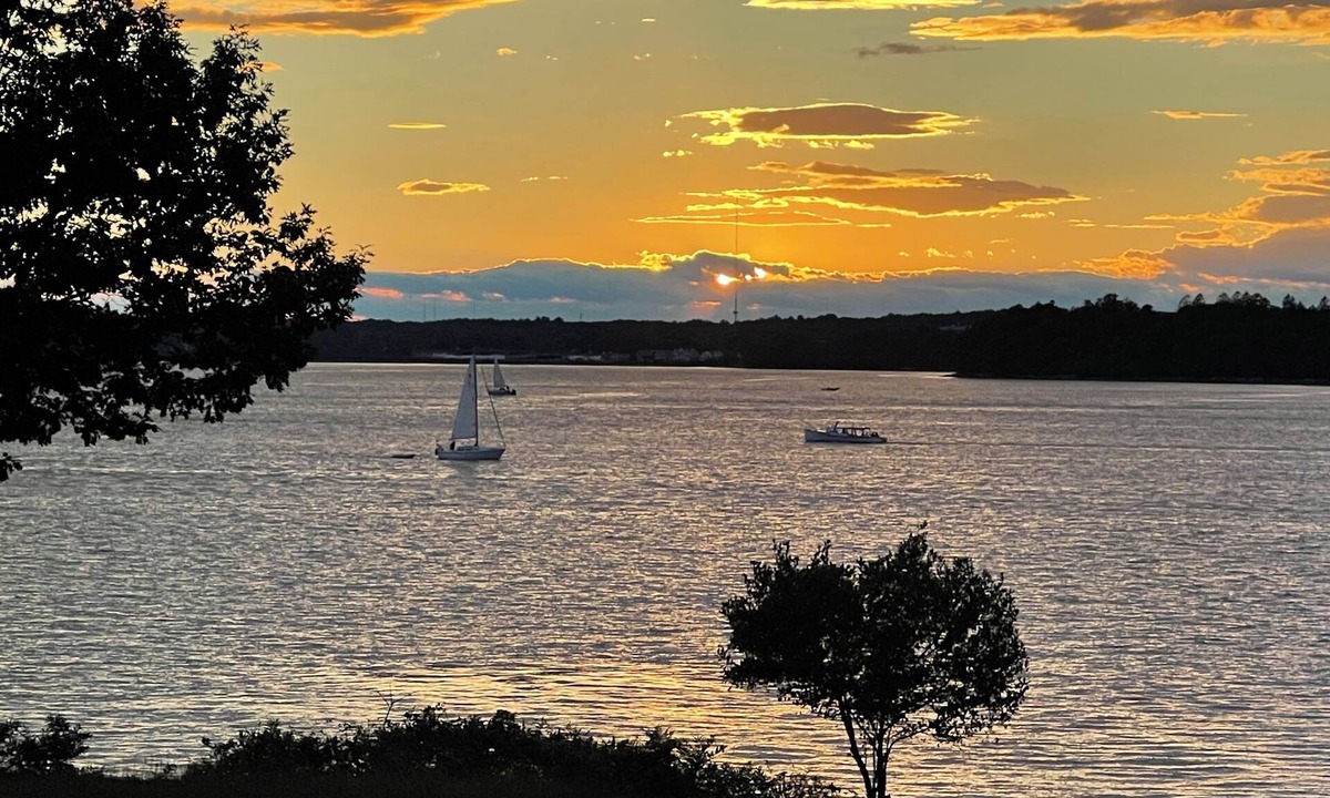 Portland House | Amazing Ocean View Summer Cottage Rental w/Boat Mooring on Great Diamond Island