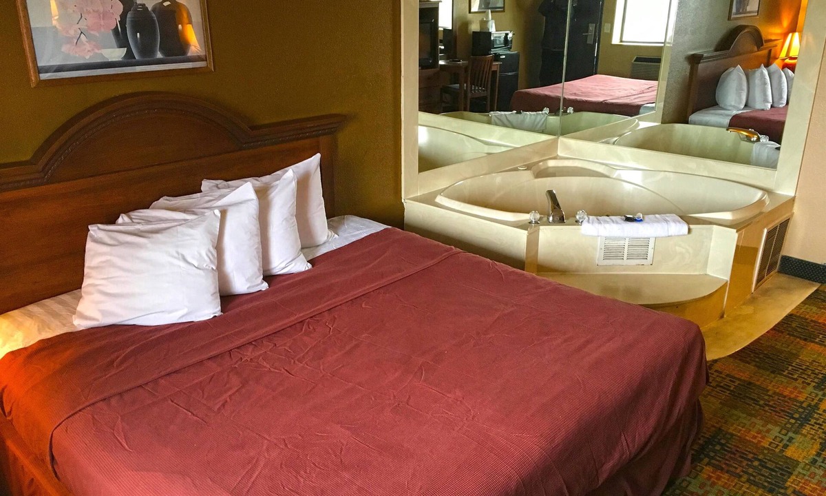 Livonia Hotel | Americas Best Value Inn Livonia Detroit