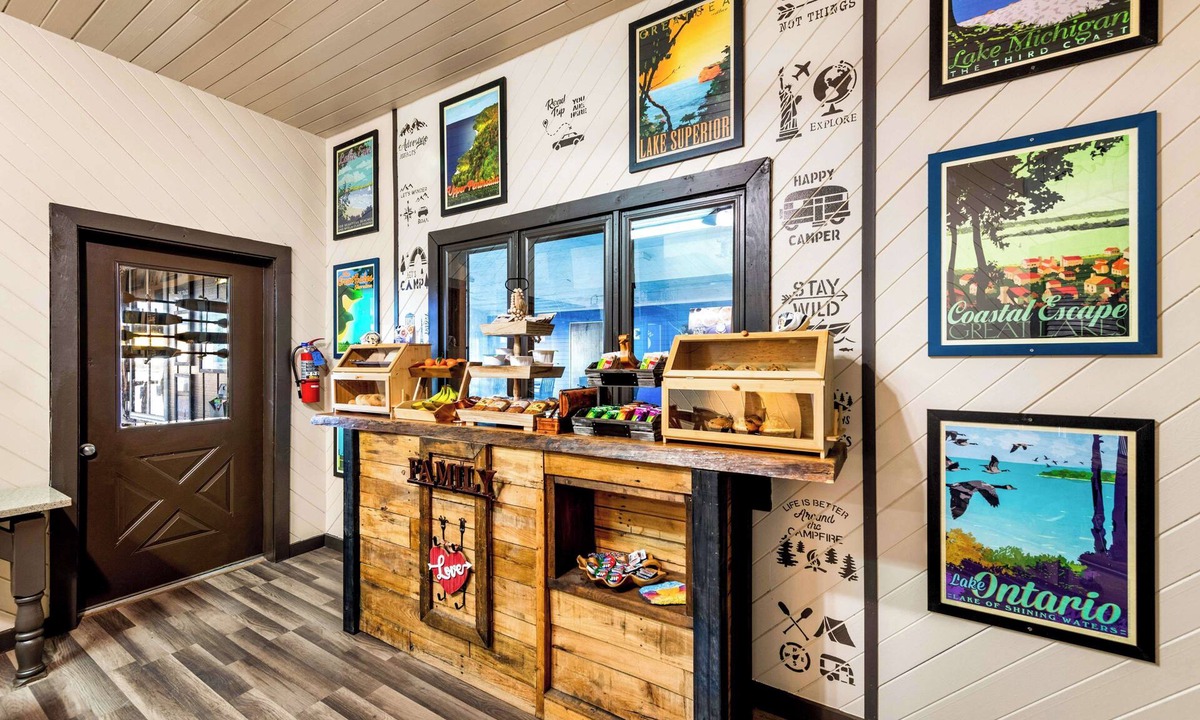 Harvey Hotel | Americas Best Value Inn Marquette