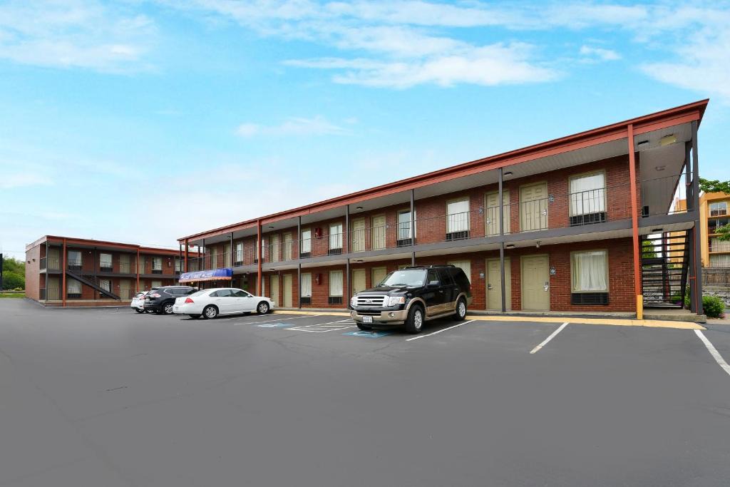 Talbot's Corner Hotel | Americas Best Value Inn Near Downtown Nashville