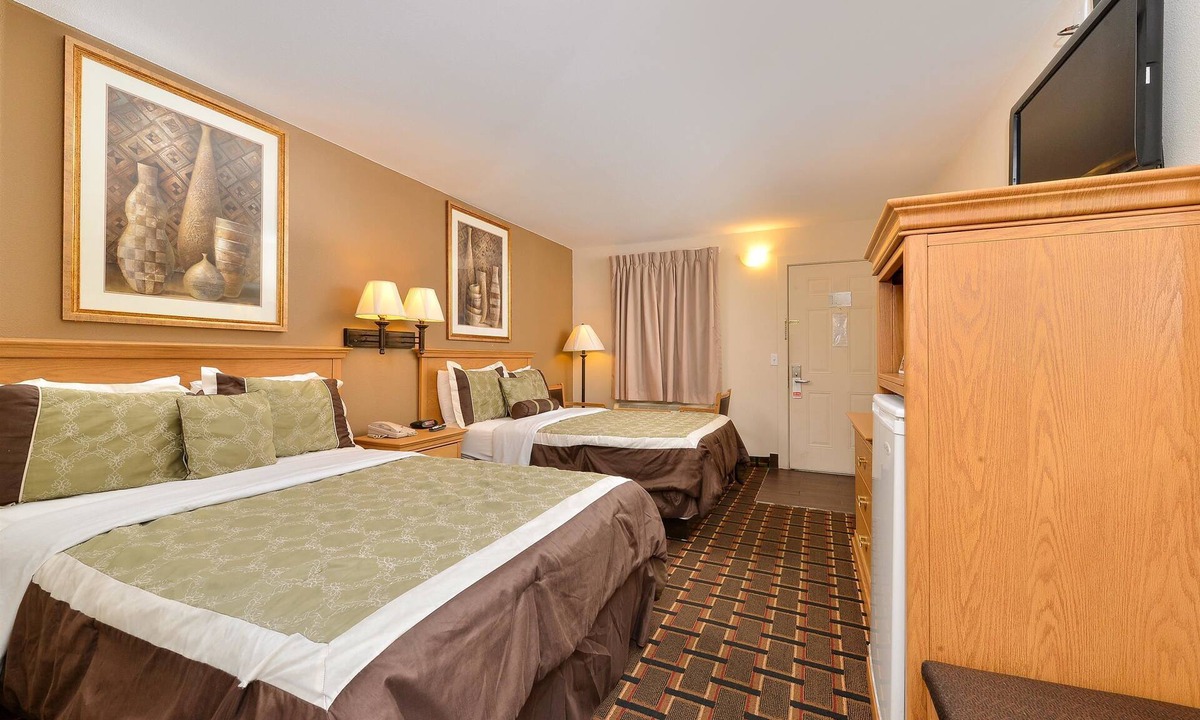 Talbot's Corner Hotel | Americas Best Value Inn Nashville Downtown