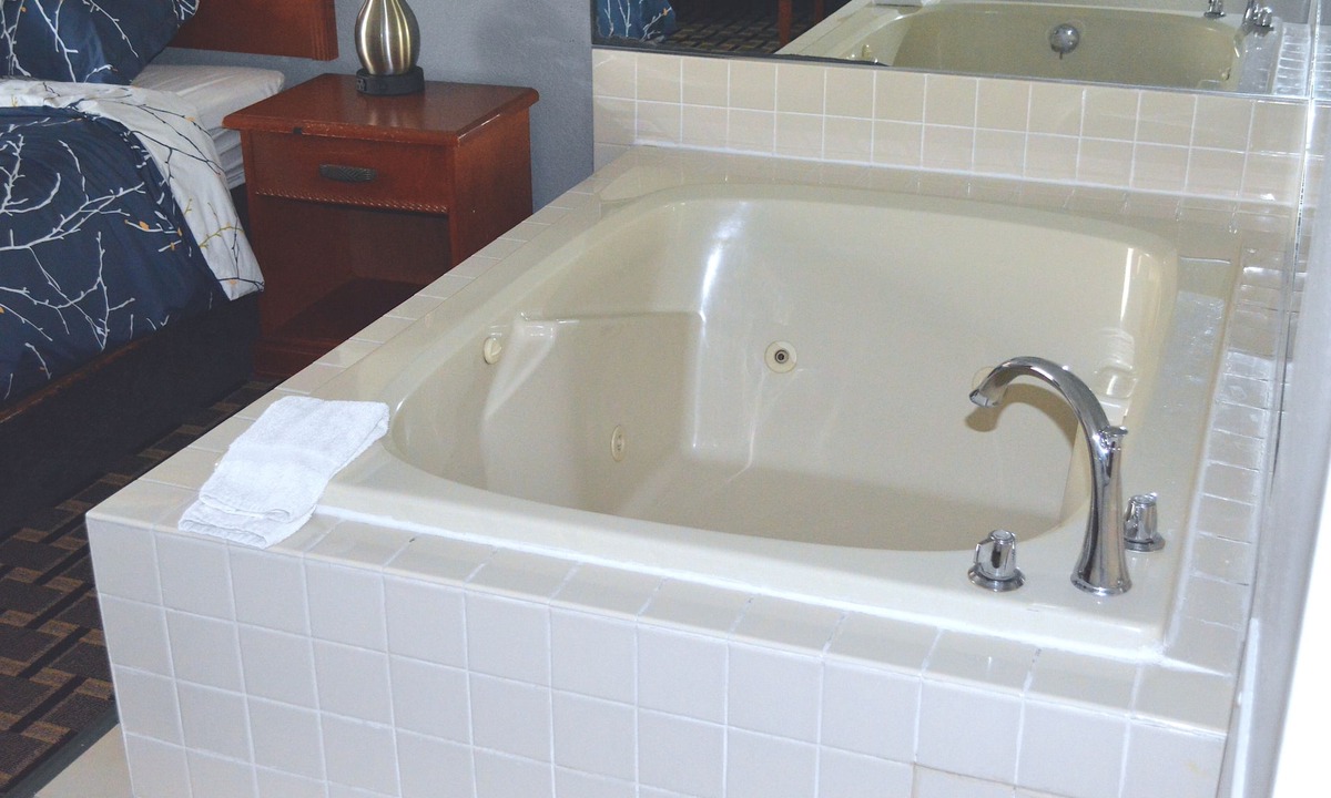 St. Cloud Hotel | Americas Best Value Inn & Suites St. Cloud