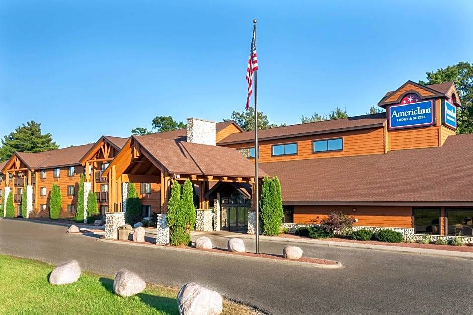 Wisconsin Dells Hotel | AmericInn by Wyndham Wisconsin Dells
