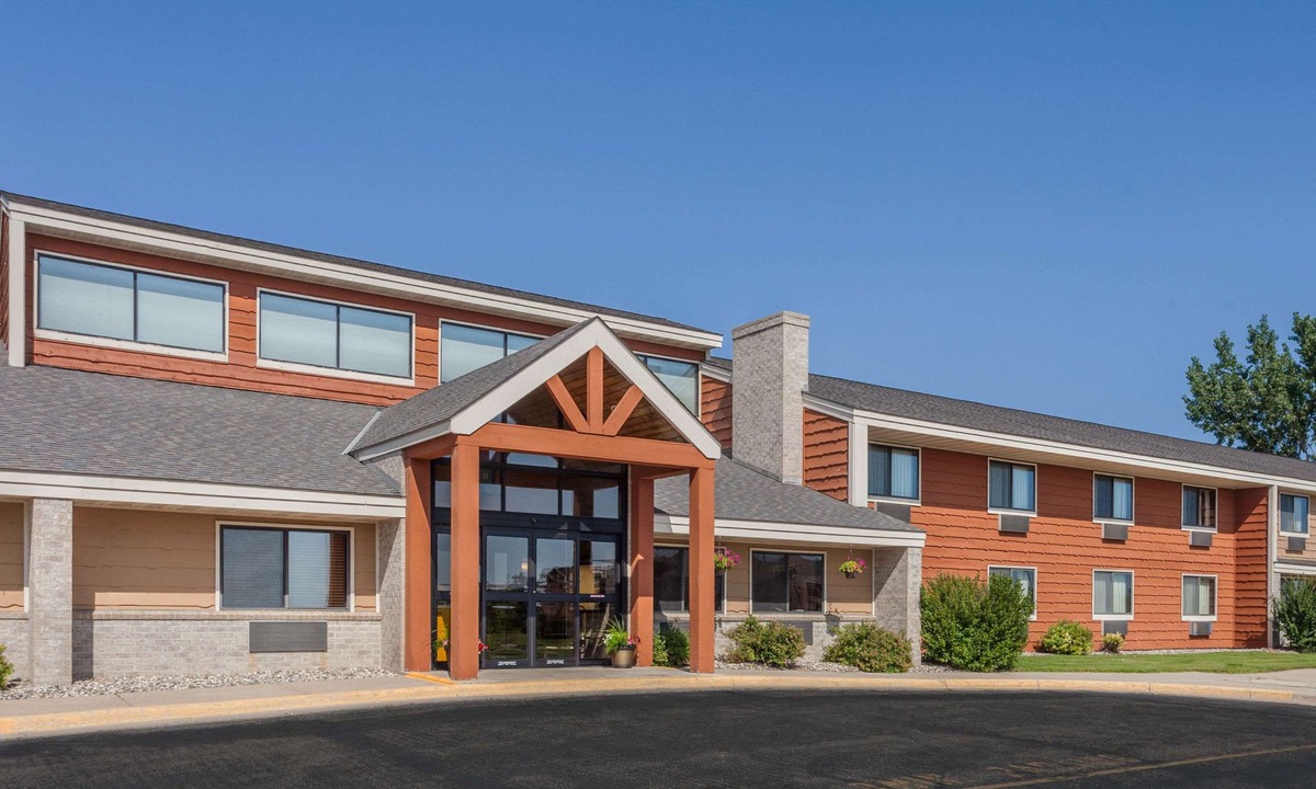 Hutchinson Hotel | AmericInn by Wyndham Hutchinson