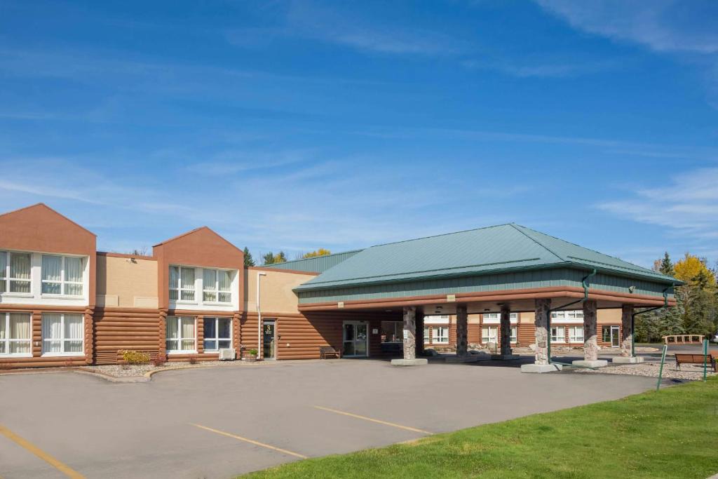 International Falls Hotel | AmericInn by Wyndham International Falls
