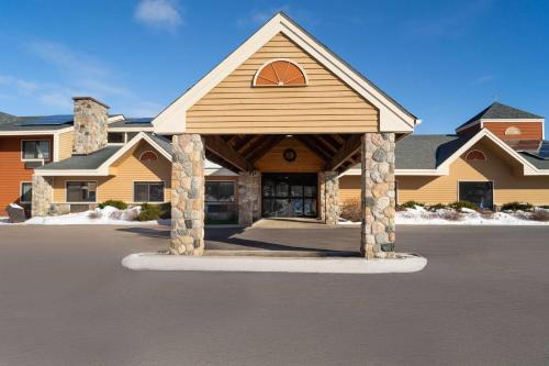 Tofte Hotel | AmericInn by Wyndham Tofte Near Lake Superior