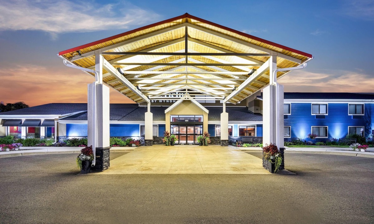 Virginia Hotel | AmericInn by Wyndham Virginia