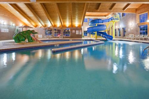 Wetmore Hotel | AmericInn by Wyndham Wetmore Munising