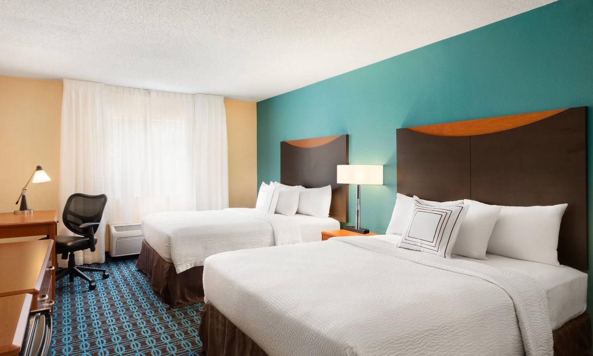 Grand Forks Hotel | AmeriVu Inn and Suites Grand Forks