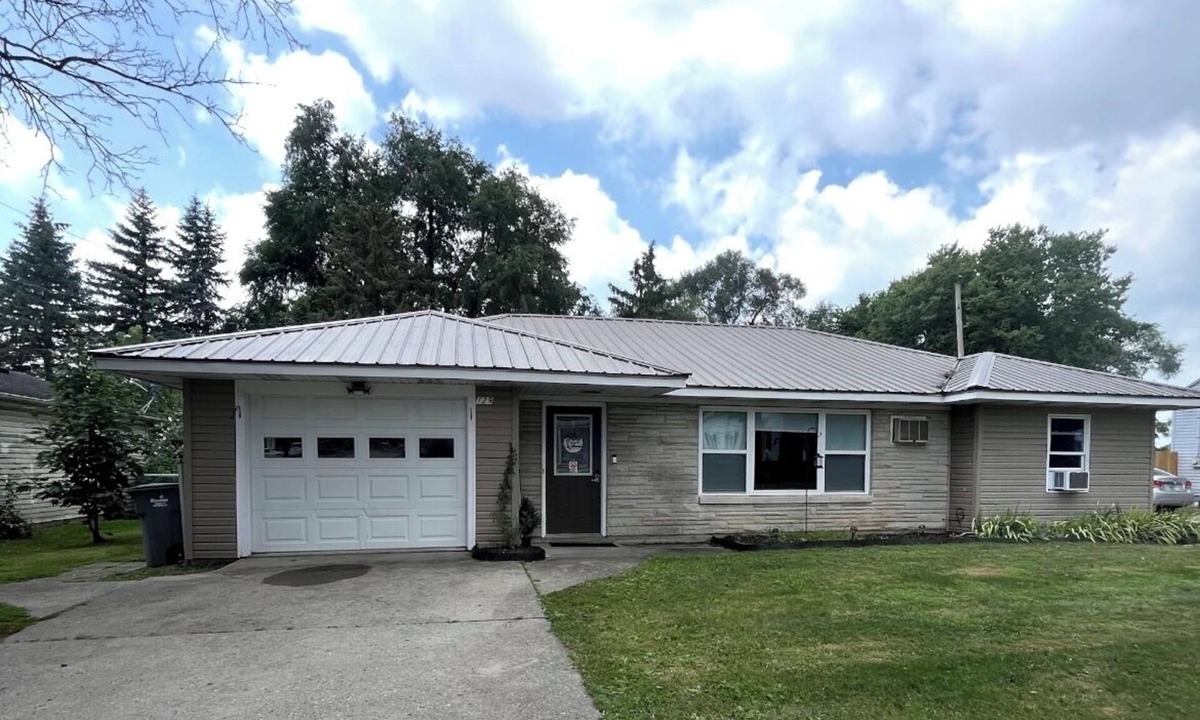 Topeka House | Amish Alley Guesthouse,no cleaning fee,near TLA