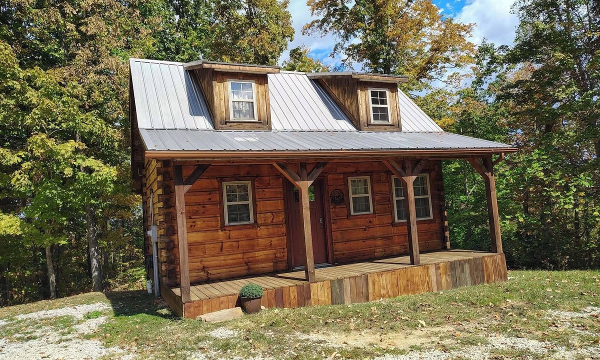 Fort Gay Cabin | An Outdoor Luxury Cabin Adventure "The Hampton"Amish-Built Log Cabin