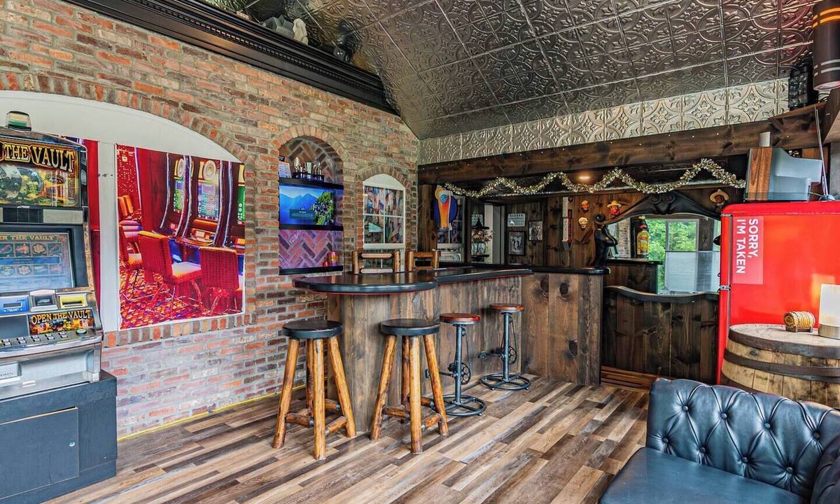 Andover House | Andover · 4800 sf 4BR Escape w/Speakeasy, Hot Tub
