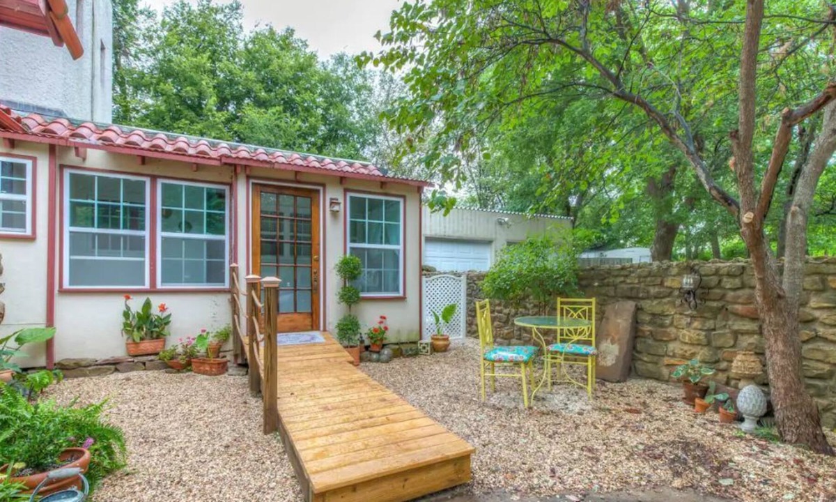 Tulsa House | Apartment at the Peacock Plantation