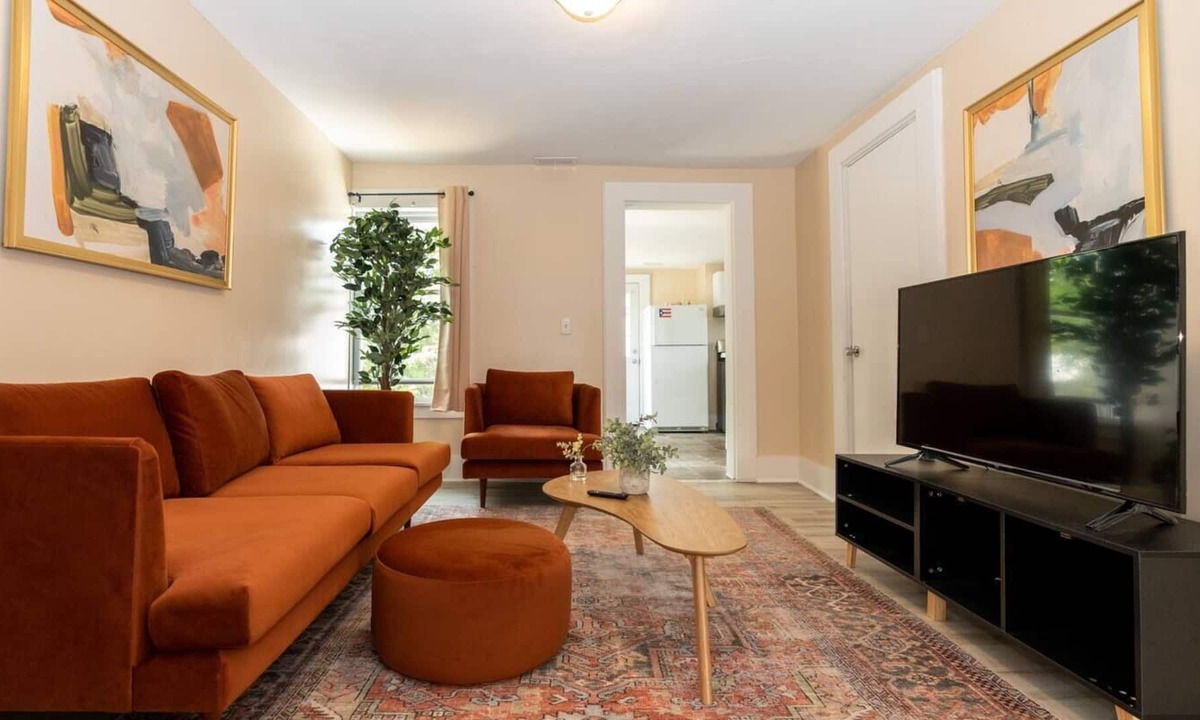 West Brookfield Apartment | Apartment in Town Center
