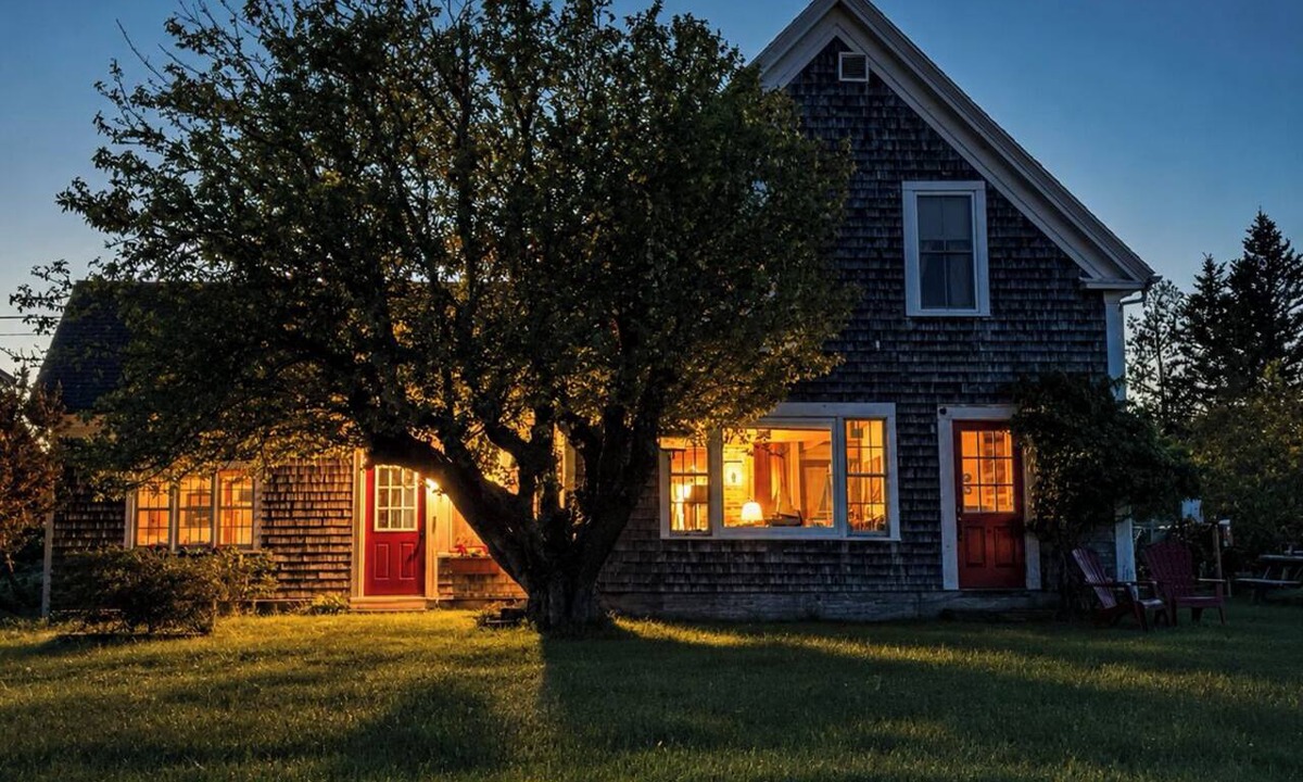 Corea House | Apple Hill a Charming Village Farmhouse in Beautiful Corea Harbor
