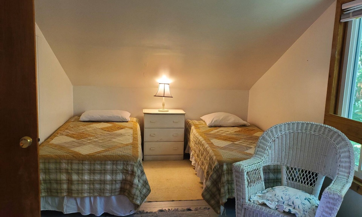 Arcadia Cottage | Arcadia BeachView Cottage- Lake Michigan is ready for you just across the lane!