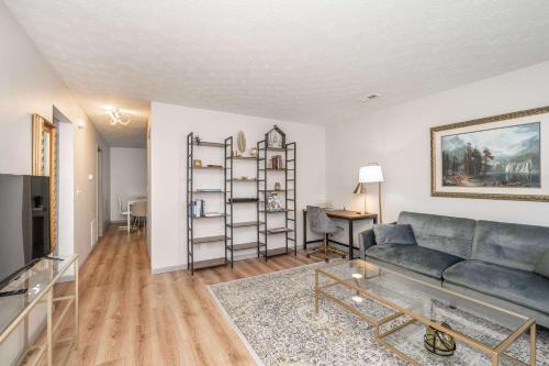 Williamstown House | Arkstone Retreat 1 - Chic Downtown Escape