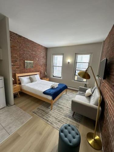 Prudential - St. Botolph Apartment | Artisan Brick South End Loft