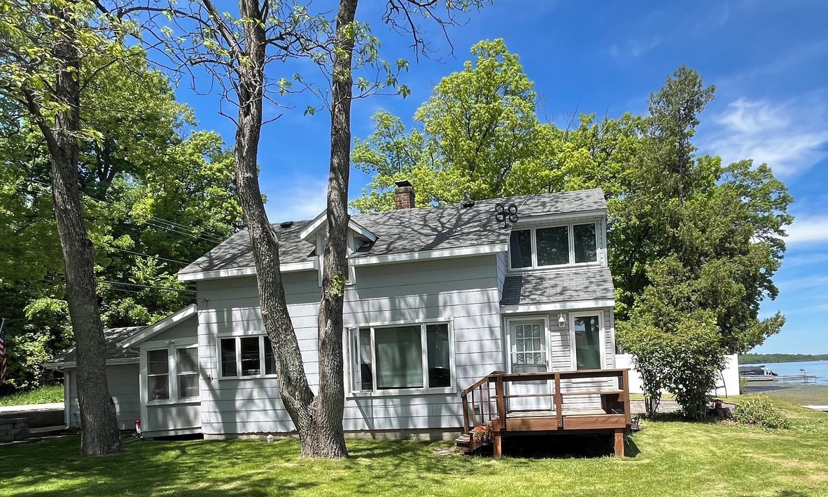 Campbellsport Cottage | Aug dates available 2-bedroom cottage on Long Lake Dundee. WI on the water