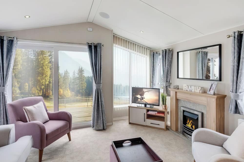 Swarland Ski Chalet | Autograph Junior Lodge 2 Bed with Hot Tub